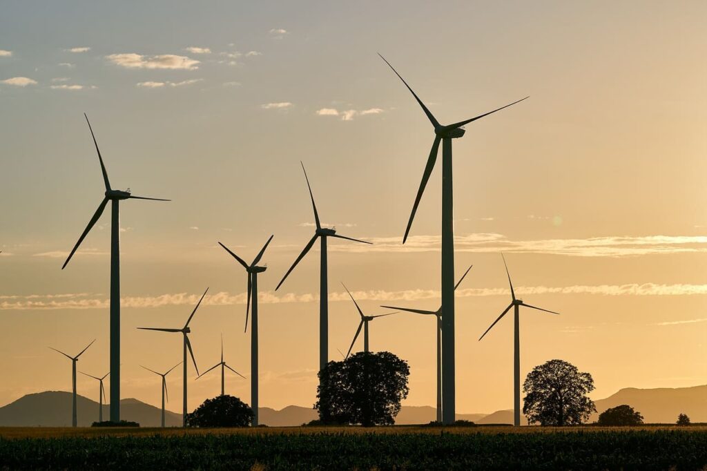 A energia eólica faz parte das energia renováveis.
