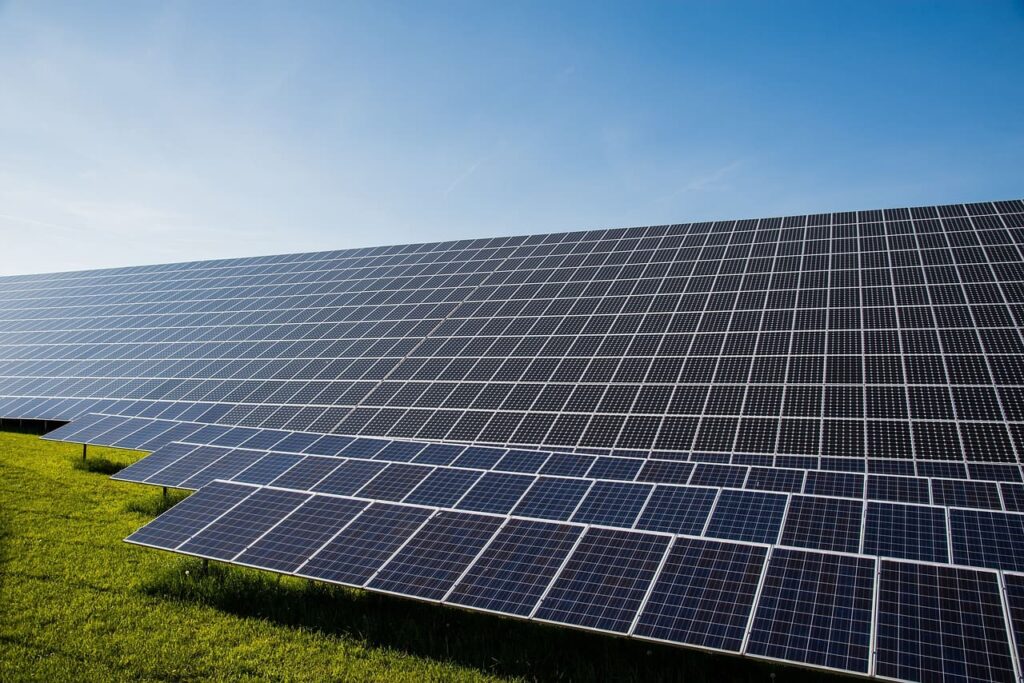 A energia solar faz parte das energia renováveis.